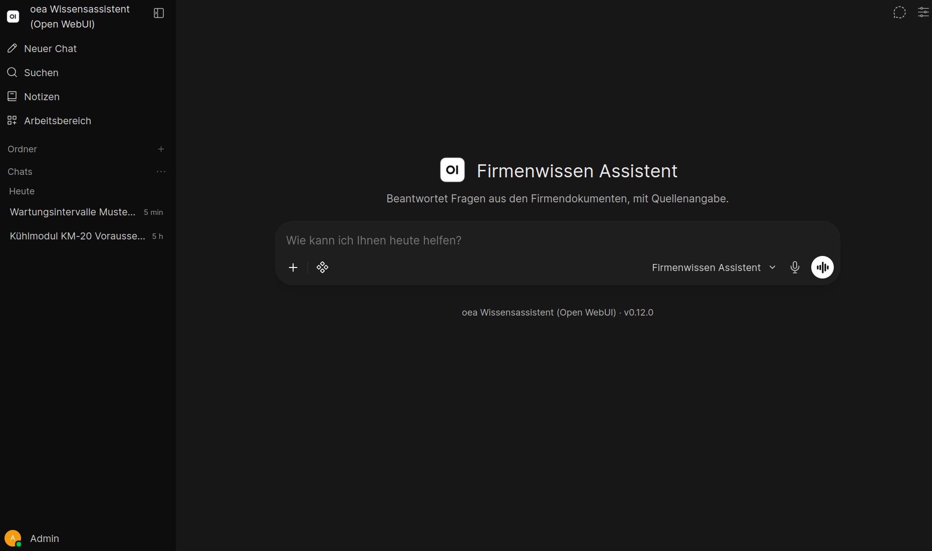 Startbildschirm des Wissensassistenten: Firmenwissen Assistent, beantwortet Fragen aus den Firmendokumenten, mit Quellenangabe